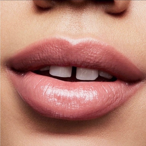 Mac Cosmetics Lusterglass Sheer-Shine Lipstick in Hug Me New - Picture 5 of 11